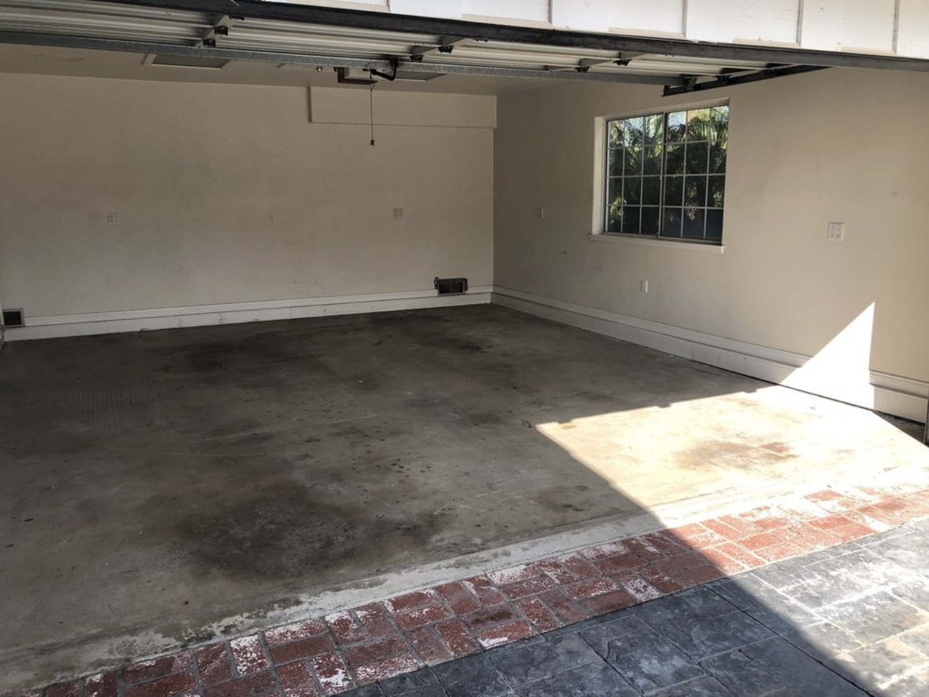 Nice clean garage after a garage cleanout service