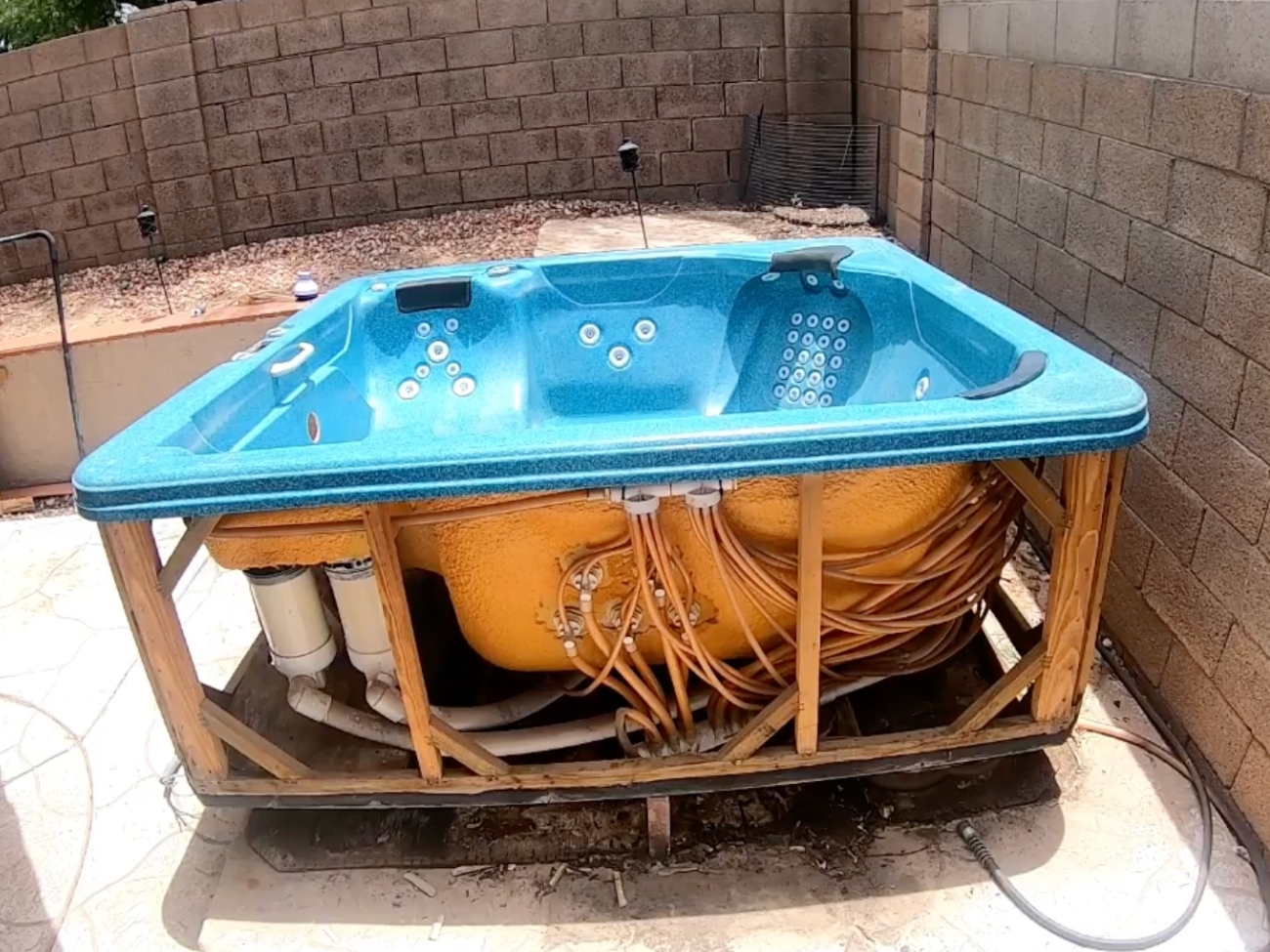 Hot tub and spa removal in Villa Park, CA